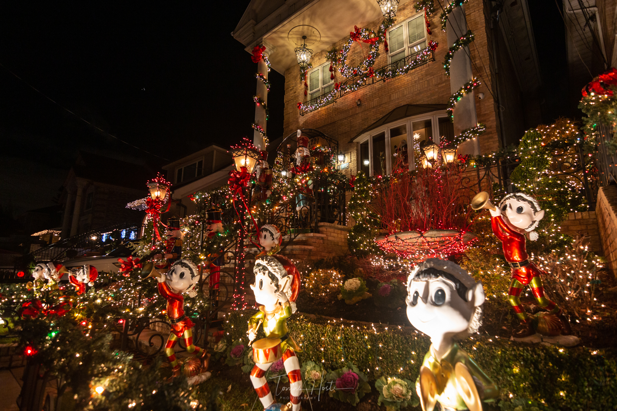 Best Place To See Light Decorations At Christmas